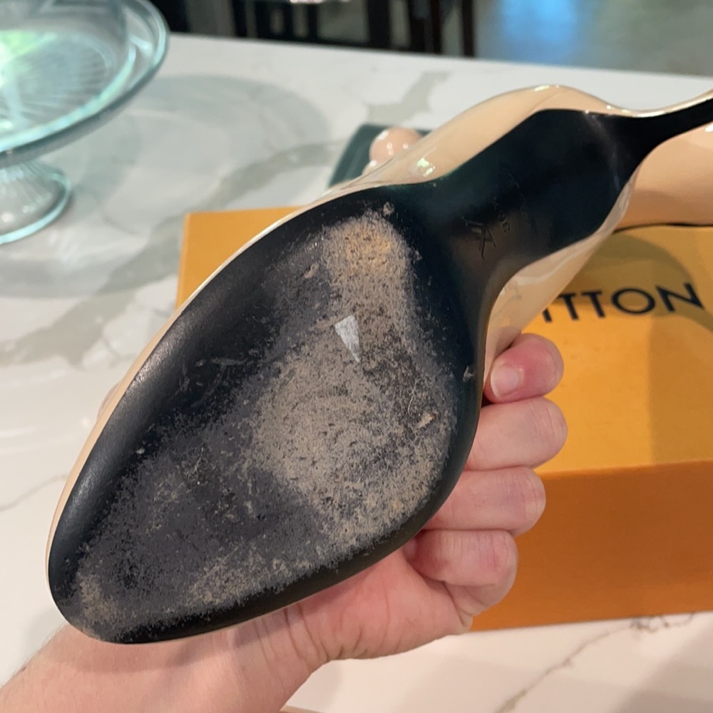 Louis Vuitton Betty Pumps - Picture 3 of 10